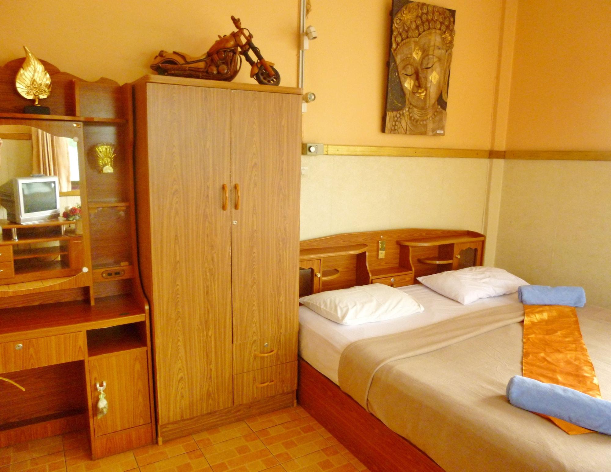 Hollanda Montri Guesthouse Chiang Mai Exterior foto
