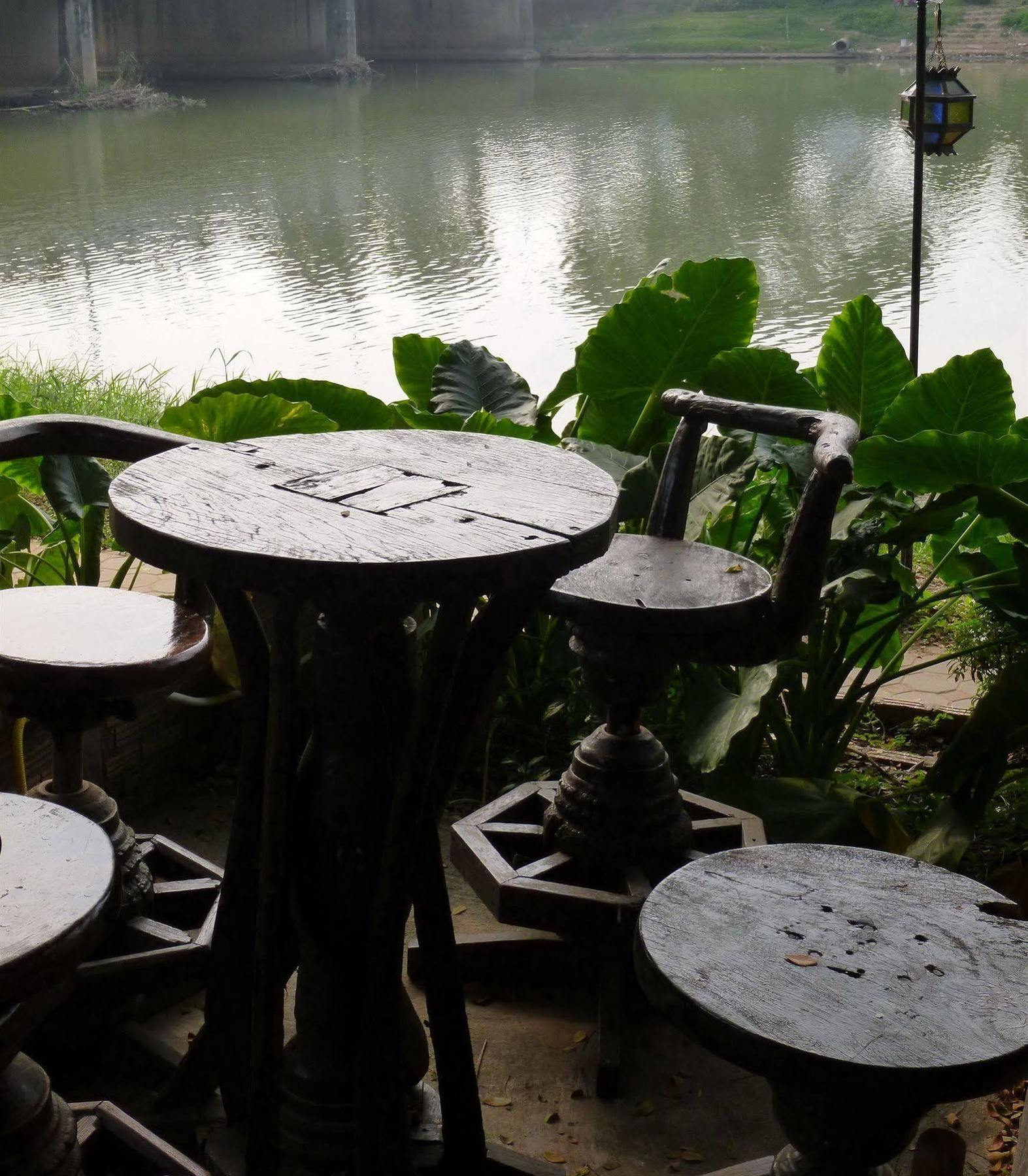 Hollanda Montri Guesthouse Chiang Mai Exterior foto
